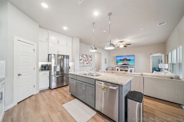 8708 N 73rd East Place, Owasso, OK 74055