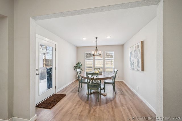 8708 N 73rd East Place, Owasso, OK 74055