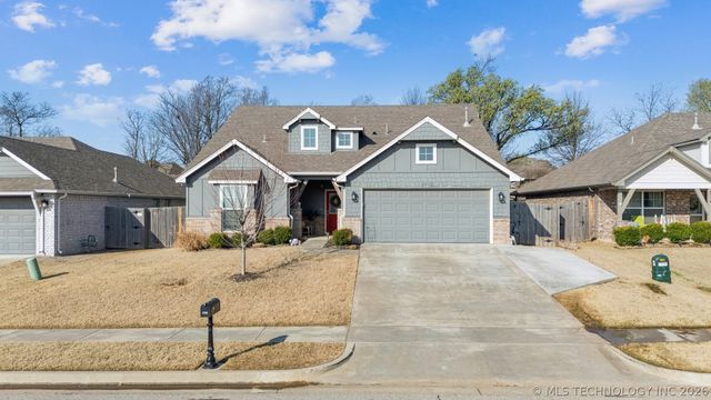 8708 N 73rd East Place, Owasso, OK 74055