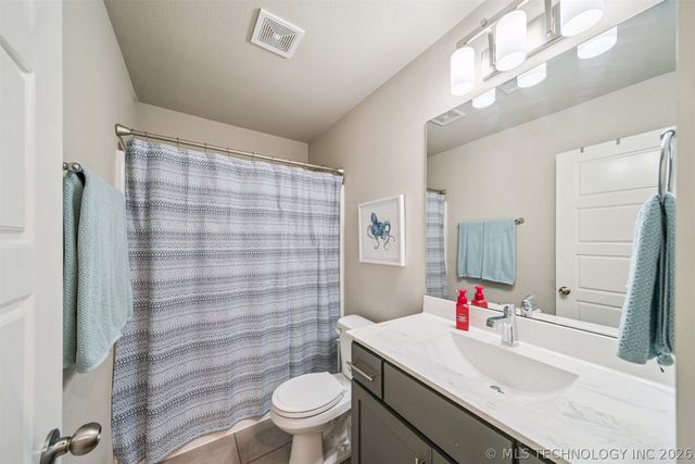 8708 N 73rd East Place, Owasso, OK 74055