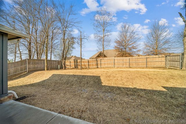 8708 N 73rd East Place, Owasso, OK 74055