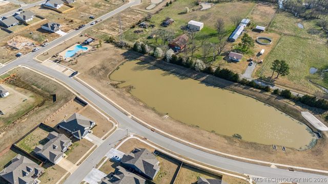 8708 N 73rd East Place, Owasso, OK 74055