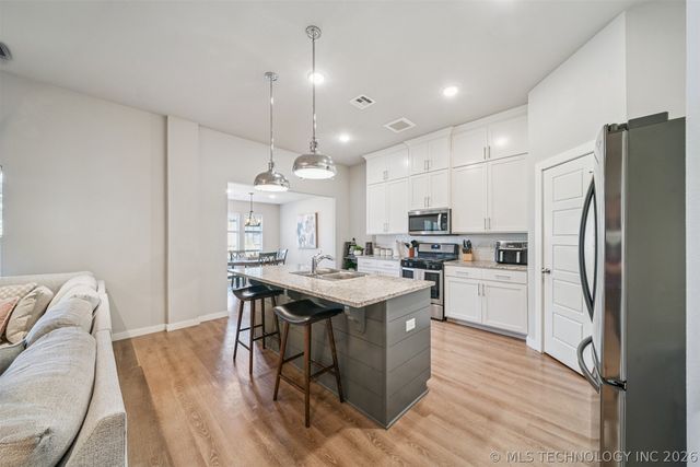 8708 N 73rd East Place, Owasso, OK 74055