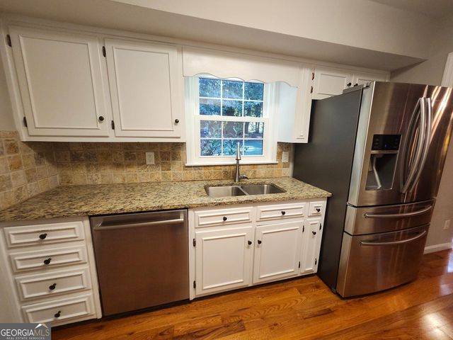 1300 Renee Drive SW, Lilburn, GA 30047