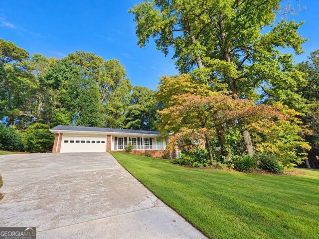1300 Renee Drive SW, Lilburn, GA 30047