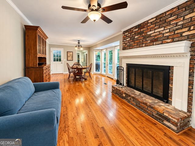 1300 Renee Drive SW, Lilburn, GA 30047