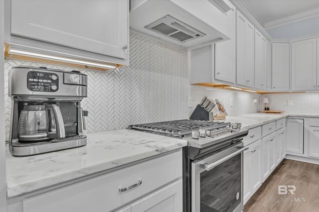 21069 Live Oak Circle, Gulf Shores, AL 36542