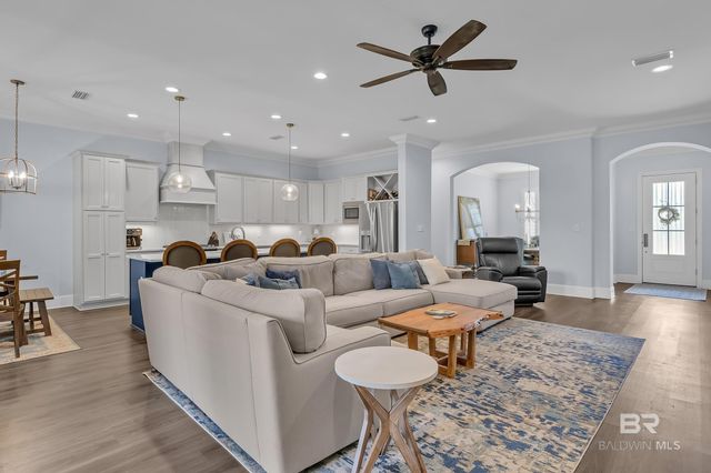 21069 Live Oak Circle, Gulf Shores, AL 36542