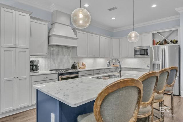 21069 Live Oak Circle, Gulf Shores, AL 36542