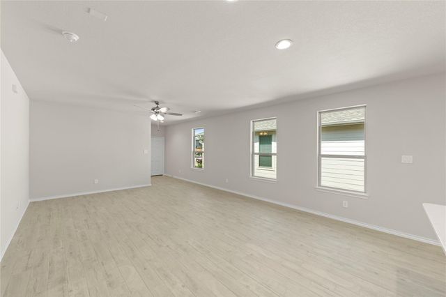 1641 Meadow Crest Drive, Aubrey, TX 76227