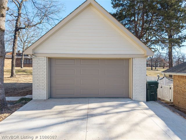 9801 Wellington Way, Fort Smith, AR 72908