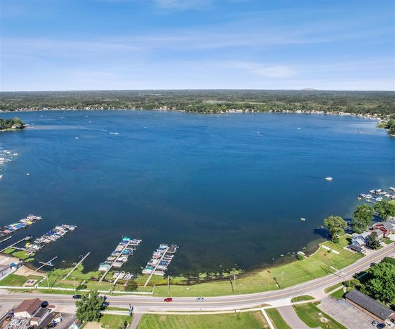 9638 Main Street, Whitmore Lake, MI 48189