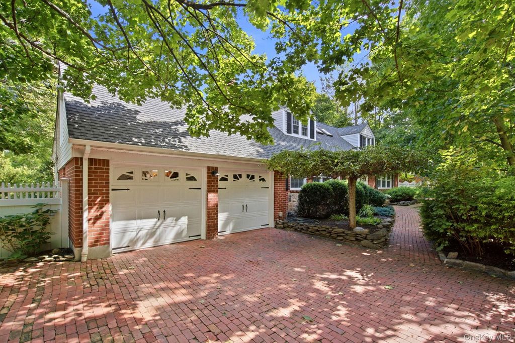88 Little Neck Road, Centerport, NY 11721 — photo 3