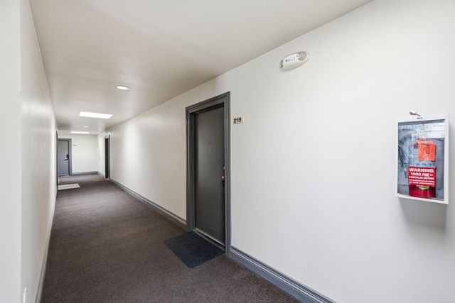 4120 N 78th Street Apt 219, Scottsdale, AZ 85251