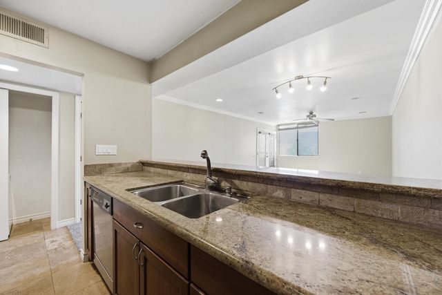 4120 N 78th Street Apt 219, Scottsdale, AZ 85251
