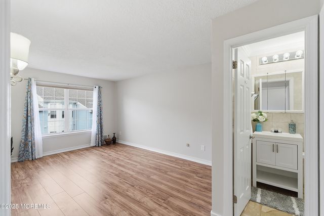 20 Tulip Lane, Freehold, NJ 07728