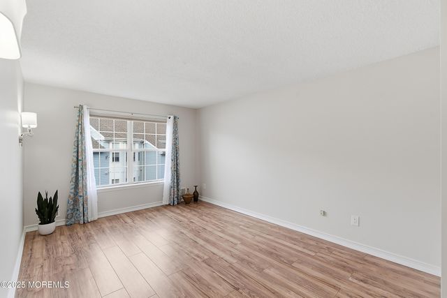 20 Tulip Lane, Freehold, NJ 07728