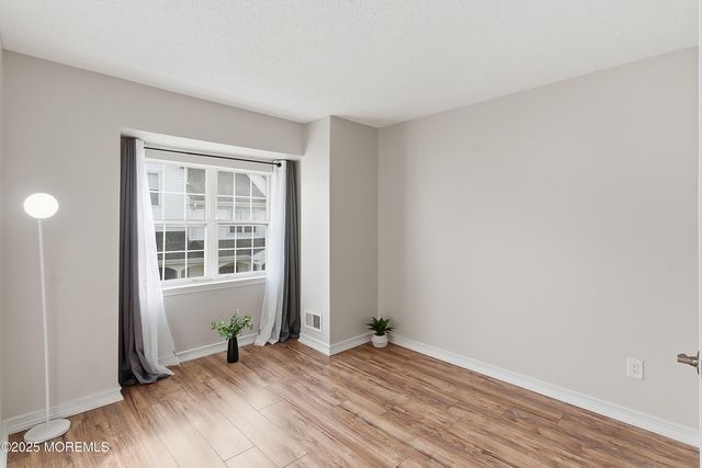 20 Tulip Lane, Freehold, NJ 07728