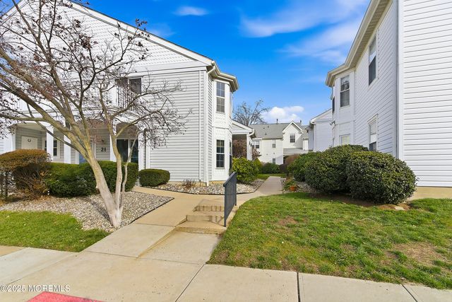 20 Tulip Lane, Freehold, NJ 07728