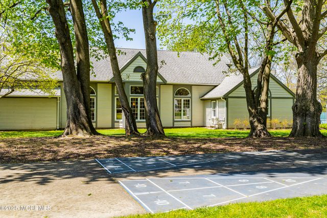 20 Tulip Lane, Freehold, NJ 07728