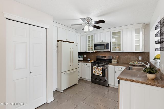 20 Tulip Lane, Freehold, NJ 07728