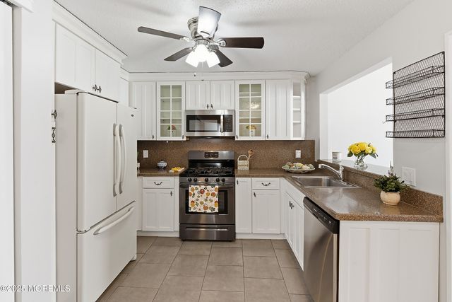 20 Tulip Lane, Freehold, NJ 07728