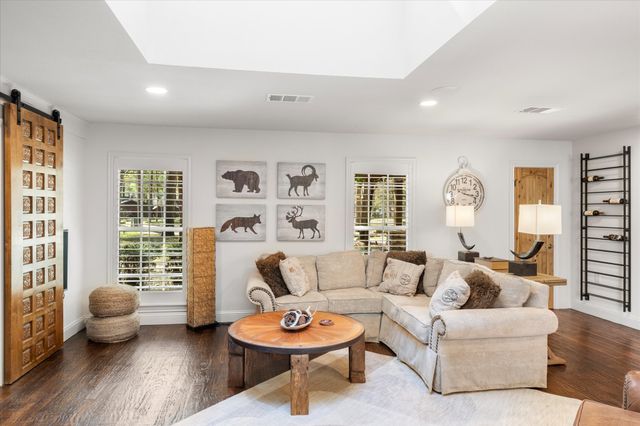 373 Trappers Trail, Mount Vernon, TX 75457