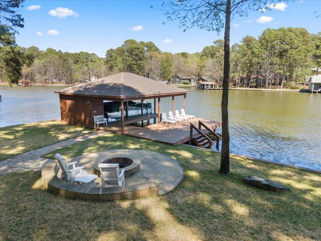 373 Trappers Trail, Mount Vernon, TX 75457