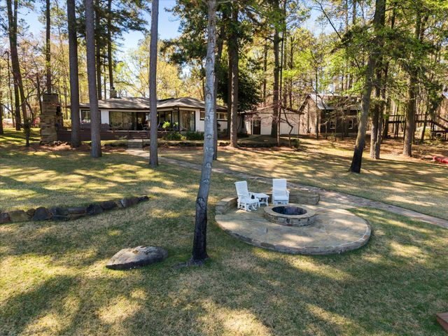 373 Trappers Trail, Mount Vernon, TX 75457