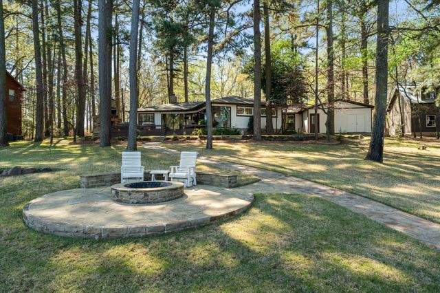 373 Trappers Trail, Mount Vernon, TX 75457