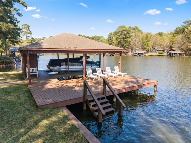 373 Trappers Trail, Mount Vernon, TX 75457