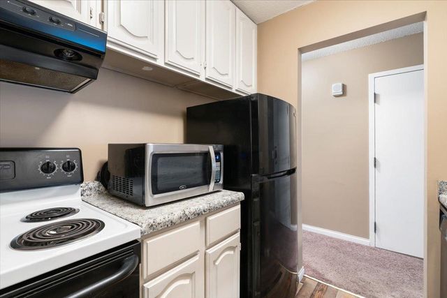 12840 Nicollet Avenue 302, Burnsville, MN 55337