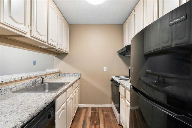 12840 Nicollet Avenue 302, Burnsville, MN 55337