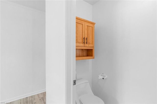 406 Sparrow RD, Chesapeake, VA 23325
