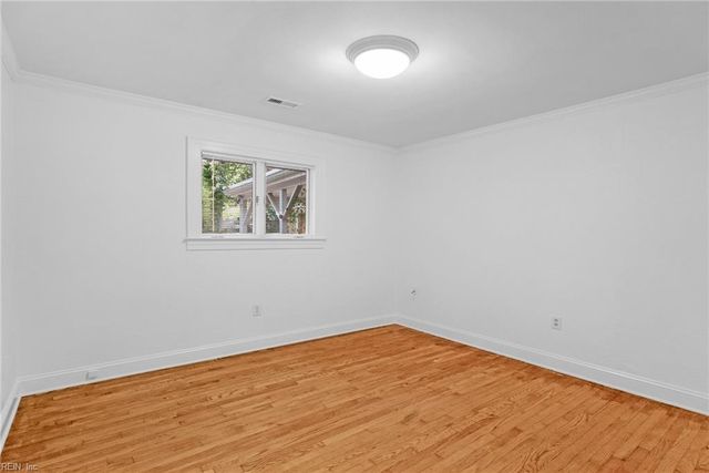 406 Sparrow RD, Chesapeake, VA 23325