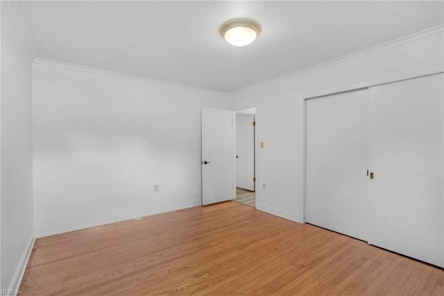 406 Sparrow RD, Chesapeake, VA 23325