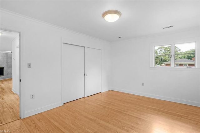 406 Sparrow RD, Chesapeake, VA 23325