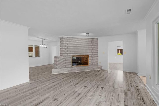 406 Sparrow RD, Chesapeake, VA 23325