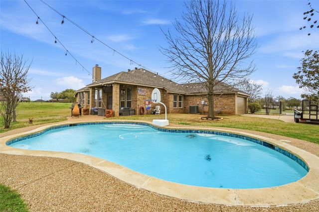 4008 Glenwood Drive, Joshua, TX 76058