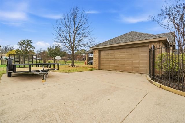 4008 Glenwood Drive, Joshua, TX 76058