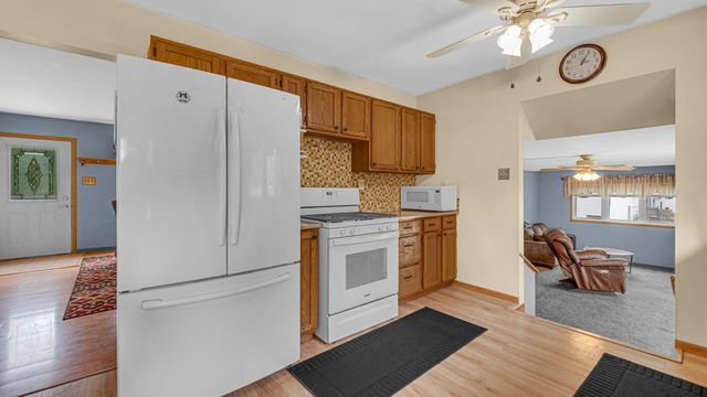 329 Dogwood Street NW, Demotte, IN 46310