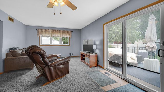 329 Dogwood Street NW, Demotte, IN 46310