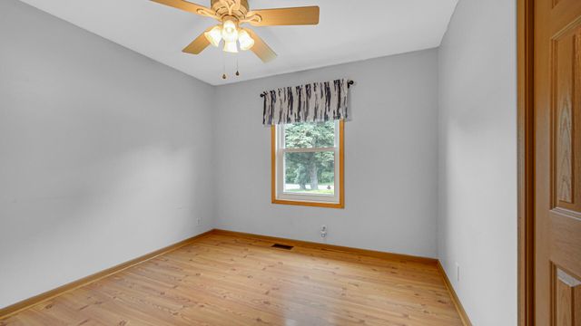 329 Dogwood Street NW, Demotte, IN 46310