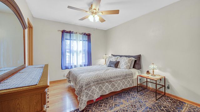 329 Dogwood Street NW, Demotte, IN 46310