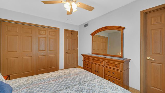 329 Dogwood Street NW, Demotte, IN 46310