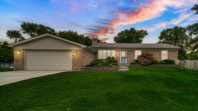 329 Dogwood Street NW, Demotte, IN 46310