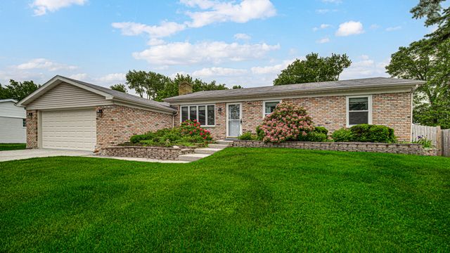 329 Dogwood Street NW, Demotte, IN 46310