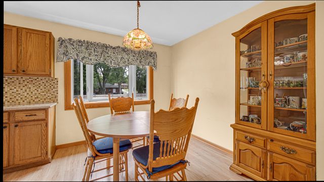 329 Dogwood Street NW, Demotte, IN 46310