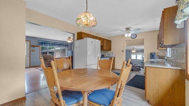 329 Dogwood Street NW, Demotte, IN 46310
