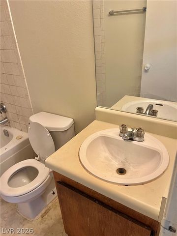 3708 Scuba Circle C, Las Vegas, NV 89108